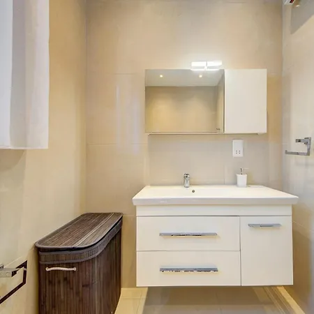 Apartamento Fully Equipped 2br With Pool & Gym Access By 360 Estates