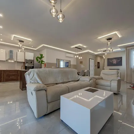 Fully Equipped 2br With Pool & Gym Access By 360 Estates St. Paul's Bay