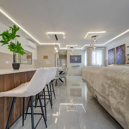 Апартаменты Fully Equipped 2br With Pool & Gym Access By 360 Estates Сент-Полс-Бей