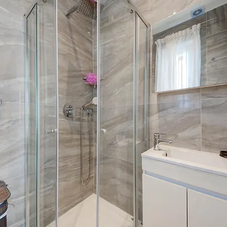 Διαμέρισμα Fully Equipped 2br With Pool & Gym Access By 360 Estates *